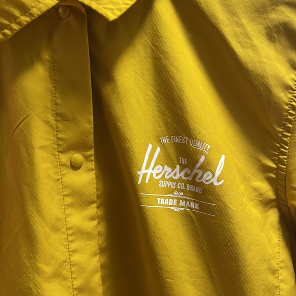 Herschel Voyage Coach Yellow packabke Jacket - Picture 9 of 12